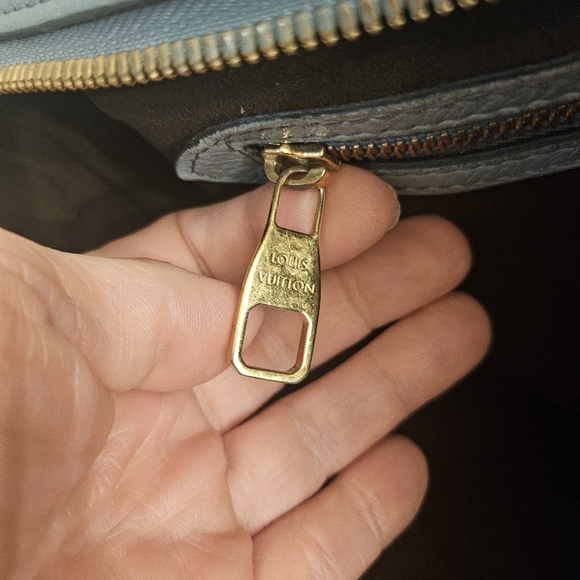 Louis Vuitton Mahina Cirrus PM Tote in Blue – Strap, Lock & Key, Dustbag, COA - Picture 2 of 16